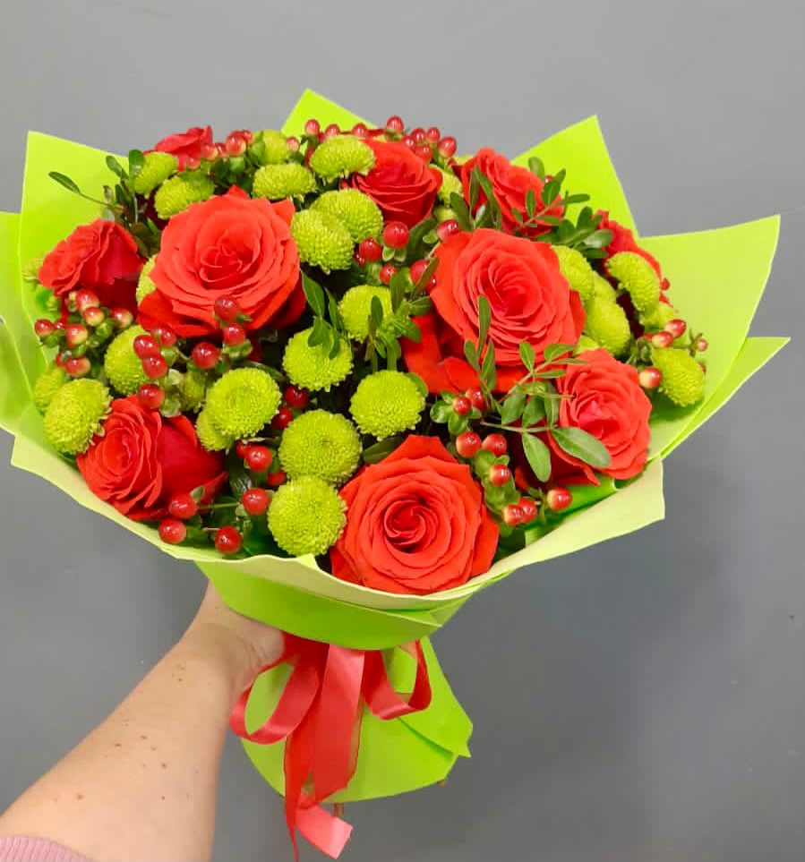 Букет цветов из: Хризантемы и Розы в Николаевке Еврейской автономная области