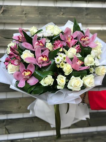 Букет цветов из: Розы и Хризантемы в Николаевке Еврейской автономная области