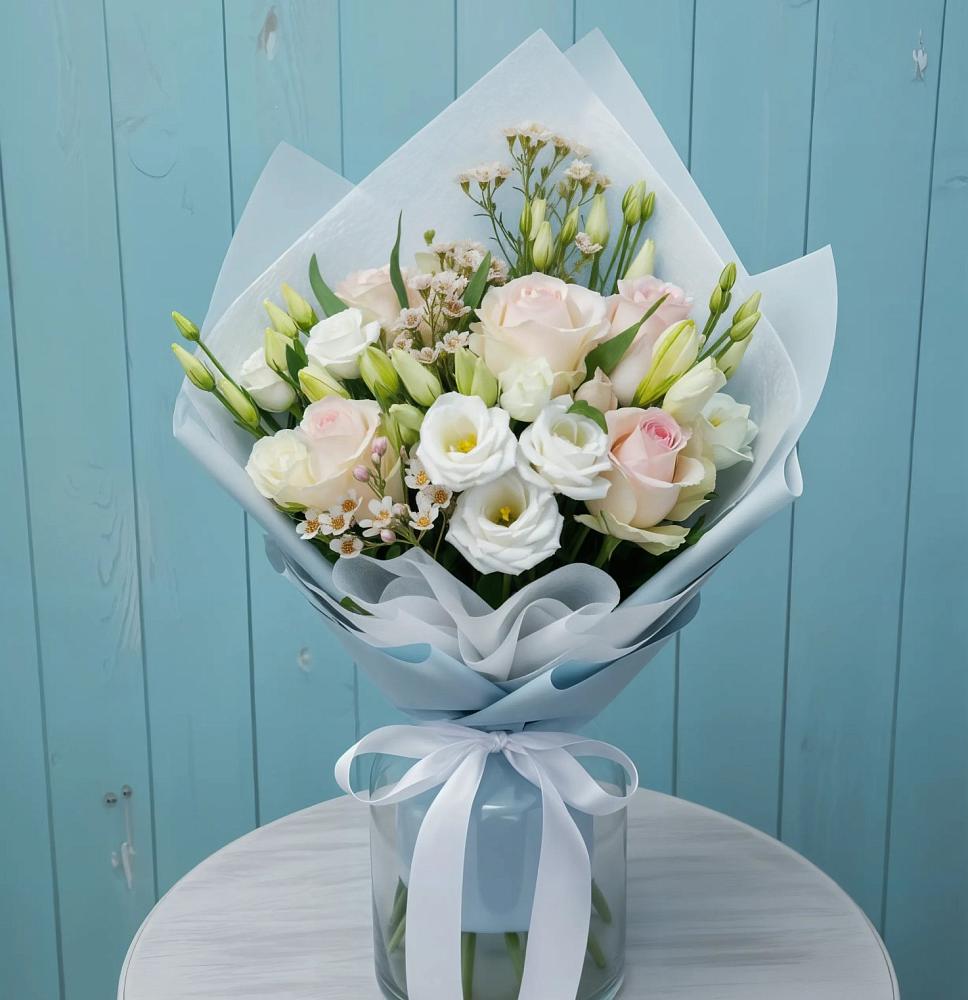 Букет цветов из: Розы и Лизиантусы в Николаевке Еврейской автономная области