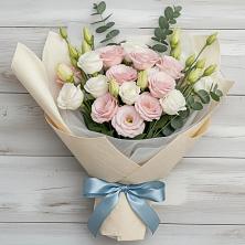 Букет цветов из:  Лизиантусы в Николаевке Еврейской автономная области