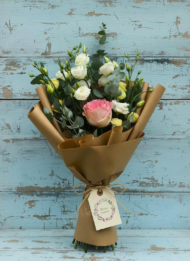 Букет цветов из: Розы и Лизиантусы в Николаевке Еврейской автономная области