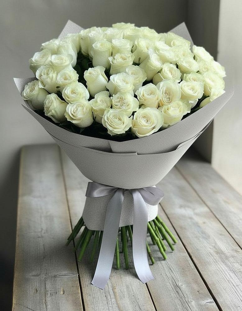 Букет 35 Белых роз в Николаевке Еврейской автономная области