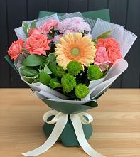 Букет цветов из:  Гвоздики, Розы, Герберы и Хризантемы в Николаевке Еврейской автономная области