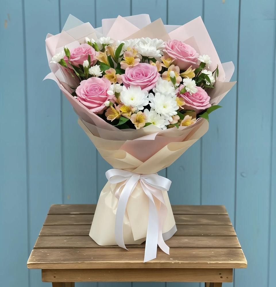 Букет цветов из: Гвоздики, Орхидеи и Розы в Николаевке Еврейской автономная области